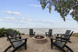Hickory on the Lake - Image 2