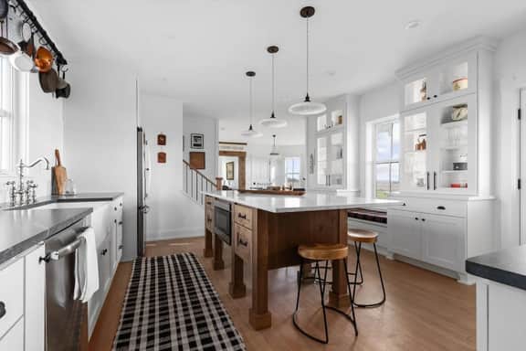 Highland Farmhouse - Image 4